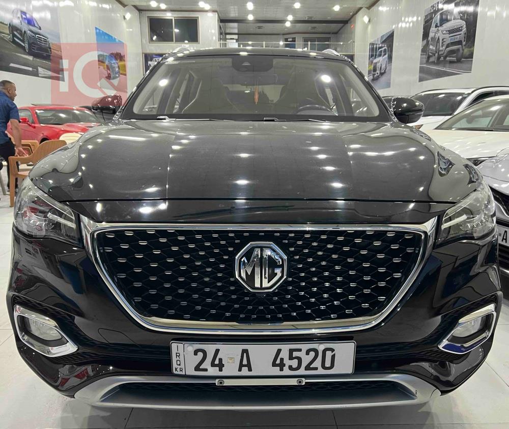 MG HS